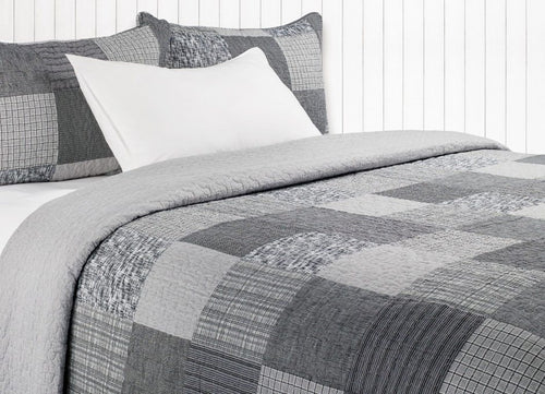 Pedro 3 Piece Quilt Collection