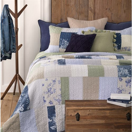 Constancia Modern Country Style Quilt