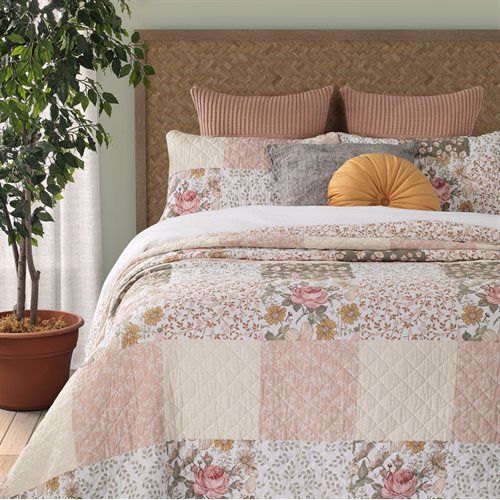 Agatha Bohemian Romantic Quilt