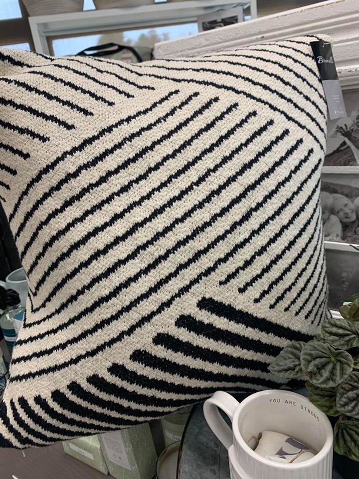 Surya 20x20 Cushion